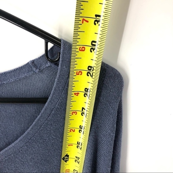 J. Jill Linen Blend Oversized Top Shark Bite Asymmetric Hem Shirt Blue Medium - Picture 8 of 9